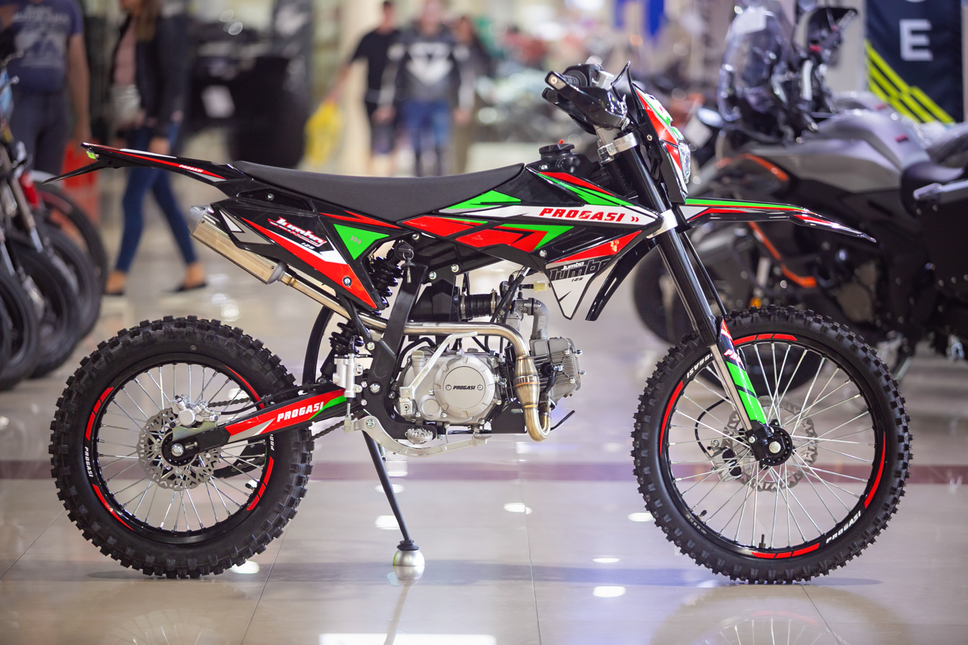 Progasi Jumbo 125: Мотоцикл для высоких райдеров с упором на надежность